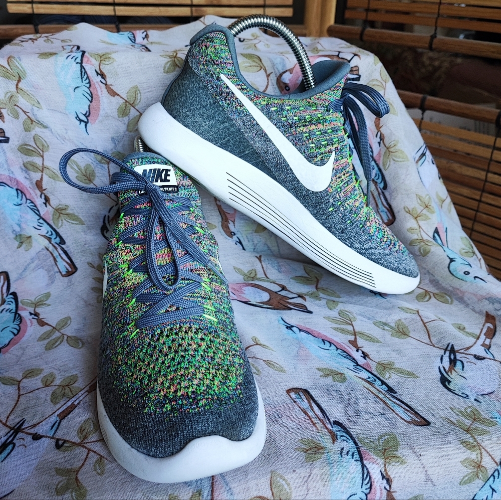 NIKE LUNAREPIC FLYKNIT 2 Size 8.5 8 1/2 Women Athletic Running Shoes LUNARLON
